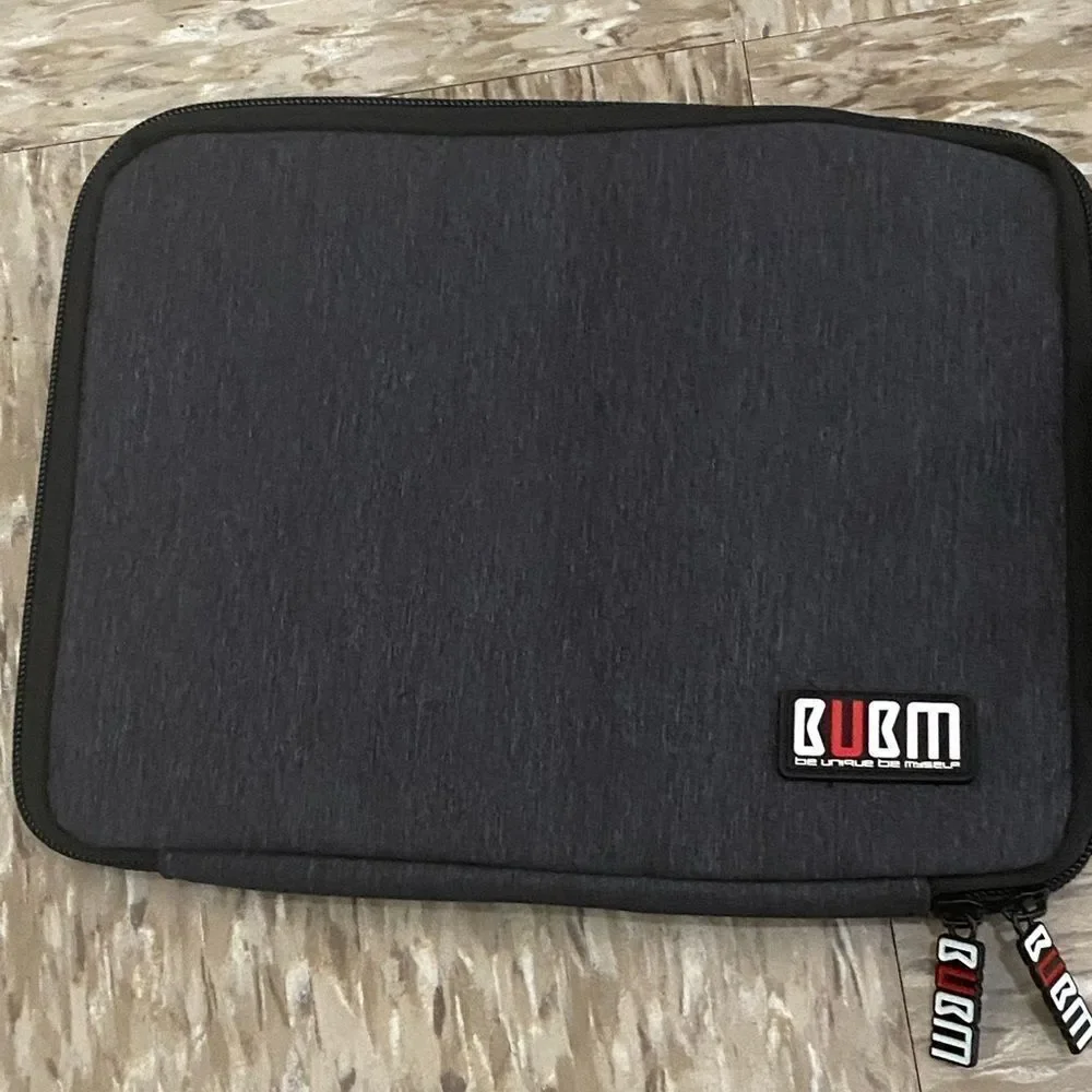 Gaming device carrying cases